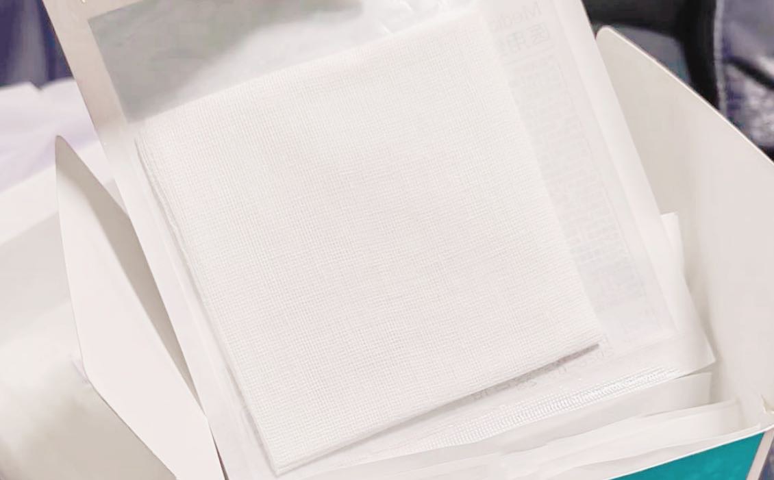 Чем марлевые тампоны с зиянием отличаются от нетканых тампонов?